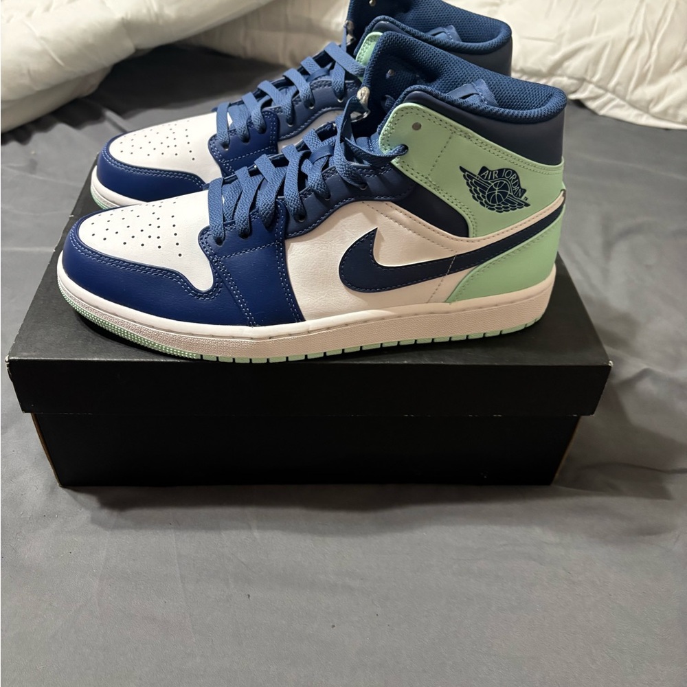 Jordan Sneakers Blue and White